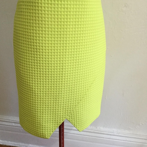 ✨ HP ✨ Textured Neon Dress - Picture 5 of 6
